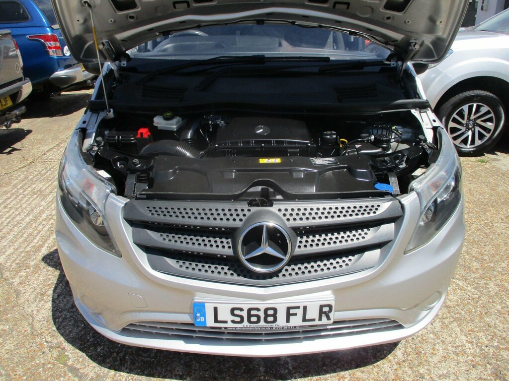 Mercedes-Benz Vito 2.1L Null White #8