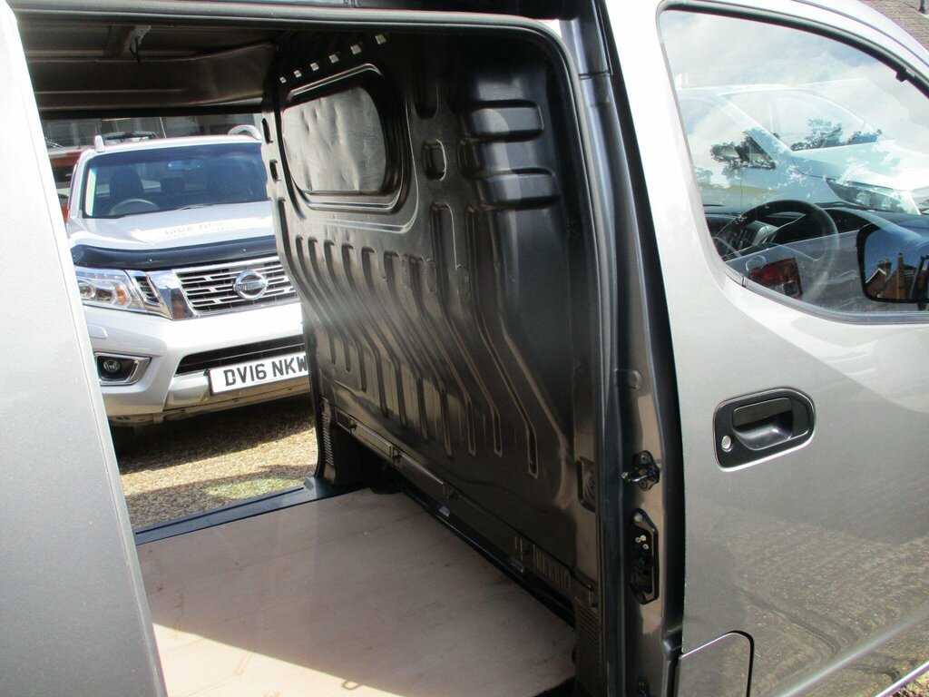 Nissan NV200 0.0 E Tekna 108 Bhp Silver #26