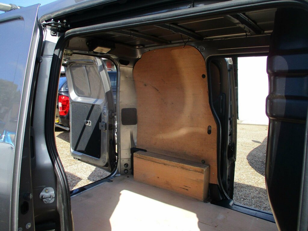 Nissan NV200 0.0 E Tekna 108 Bhp Silver #25