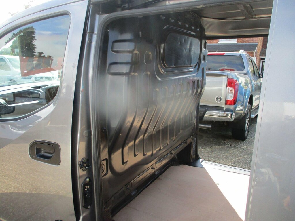 Nissan NV200 0.0 E Tekna 108 Bhp Silver #21