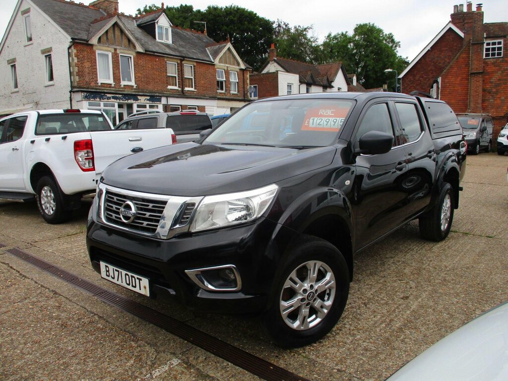 Nissan Navara 2.3 Dci Acenta 4Wd Euro 6 Ss Black