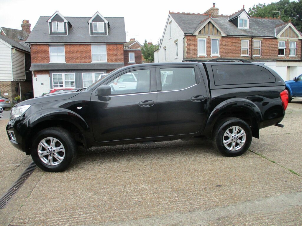 Nissan Navara 2.3 Dci Acenta 4Wd Euro 6 Ss Black #2
