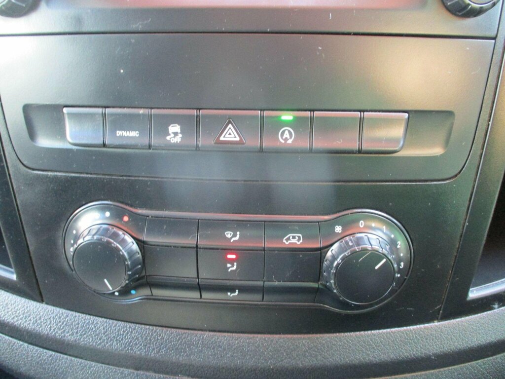 Mercedes-Benz Vito Vito 110 Progressive Cdi Silver #18