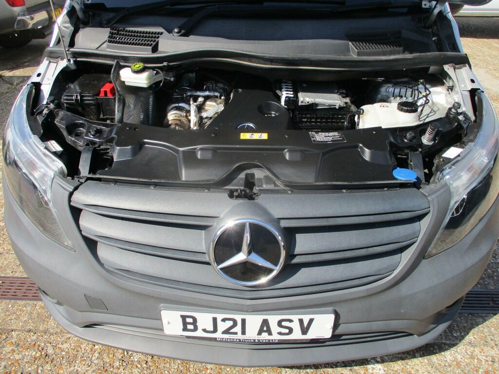 Mercedes-Benz Vito Vito 110 Progressive Cdi Silver #9