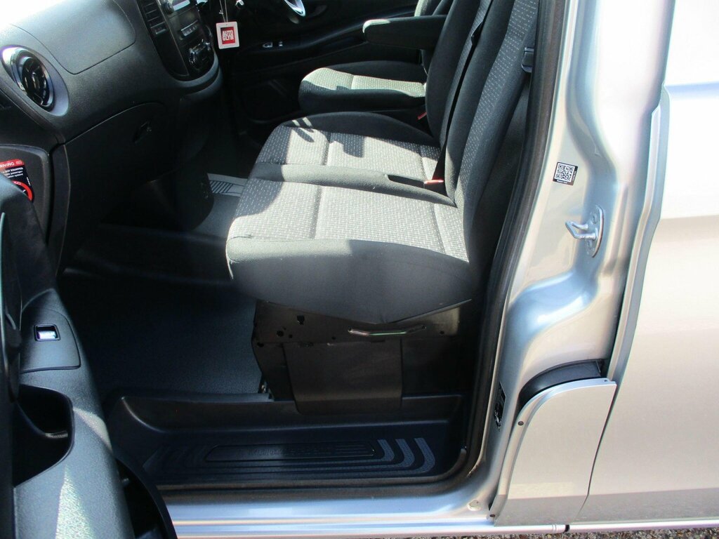 Mercedes-Benz Vito Vito 110 Progressive Cdi Silver #12