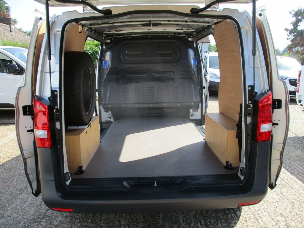 Mercedes-Benz Vito Vito 110 Progressive Cdi Silver #24