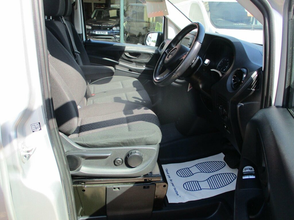 Mercedes-Benz Vito Vito 110 Progressive Cdi Silver #28