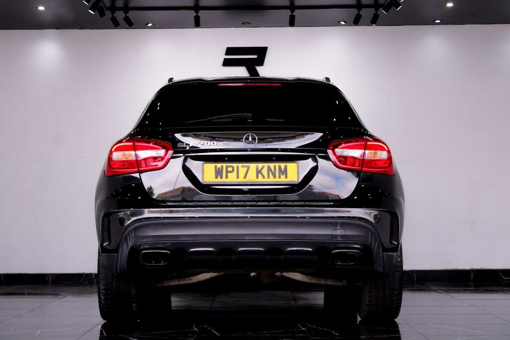 Mercedes-Benz GLA Class Amg Line Black #43