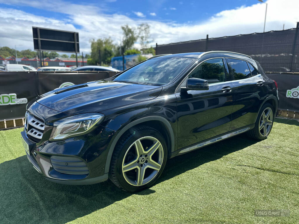 Mercedes-Benz GLA Class Gla 180 Amg Line Edition Black #2