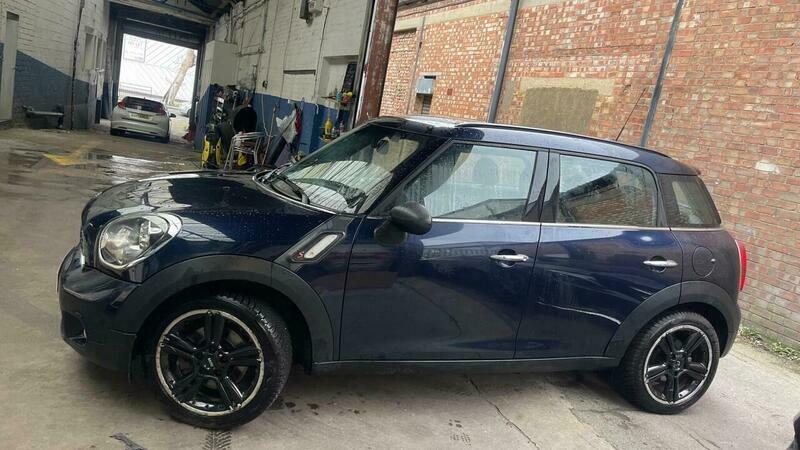 Mini Countryman 1.6 Cooper S Suv LA12WXP Black #2