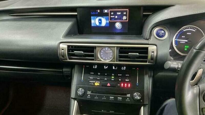 Lexus IS 2.5 300H Executive Edition 179 Bhp White #25