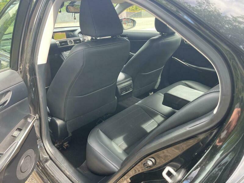 Lexus IS 2.5 300H Executive Edition 179 Bhp White #10