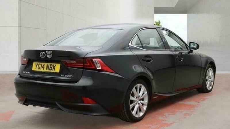 Lexus IS 2.5 300H Executive Edition 179 Bhp White #17
