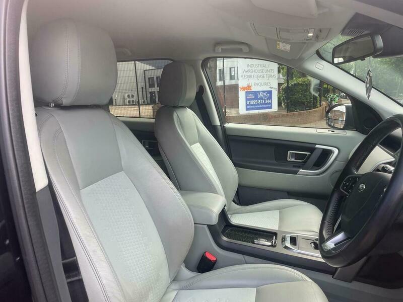 Land Rover Discovery Sport Se Tech White #17