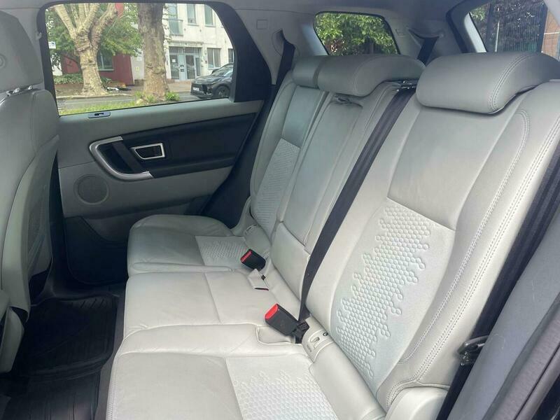 Land Rover Discovery Sport Se Tech White #24