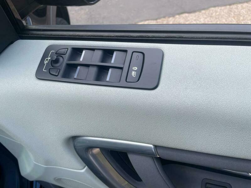 Land Rover Discovery Sport Se Tech White #27