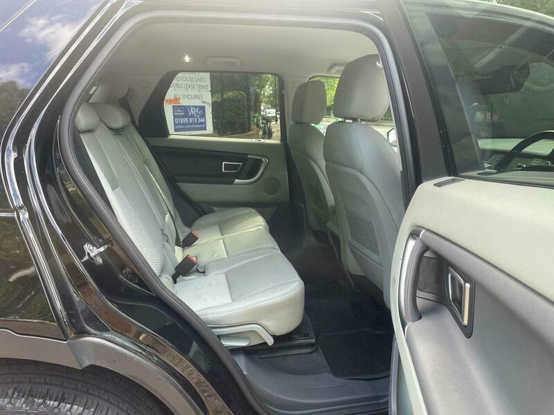 Land Rover Discovery Sport Se Tech White #19