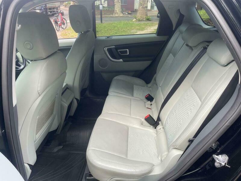 Land Rover Discovery Sport Se Tech White #23