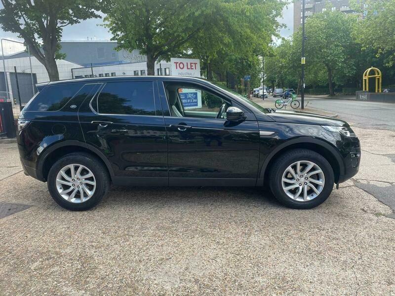 Land Rover Discovery Sport Se Tech White #12
