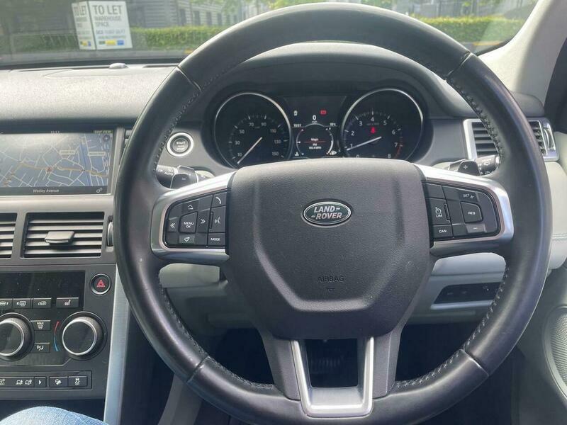 Land Rover Discovery Sport Se Tech White #32