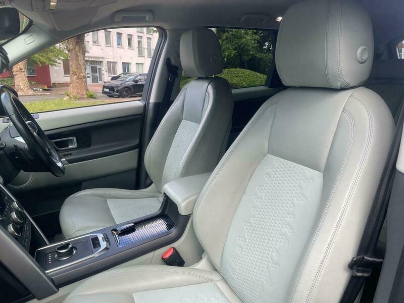 Land Rover Discovery Sport Se Tech White #18