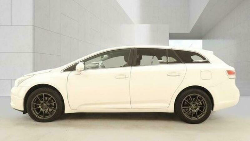 Toyota Avensis 1.8 V-matic Tr Tourer White #6