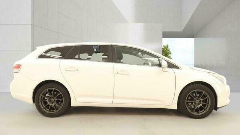 Toyota Avensis 1.8 V-matic Tr Tourer White #5