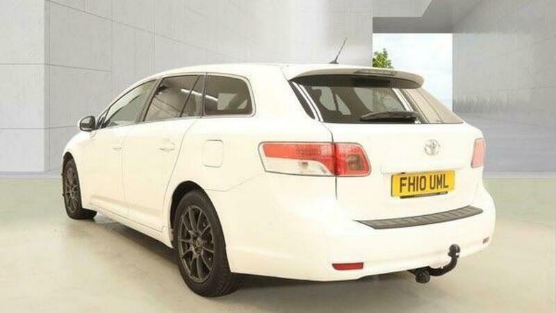 Toyota Avensis 1.8 V-matic Tr Tourer White #3