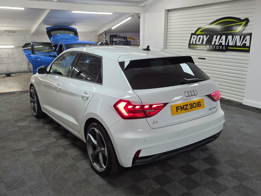Audi A1 1.0 Tfsi 25 Sport Sportback Euro White #4