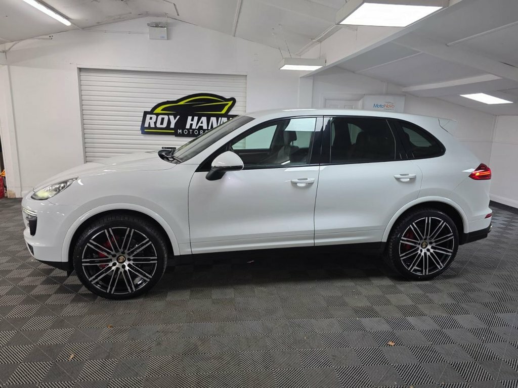 Porsche Cayenne 3.0 Td V6 Platinum Edition Suv Tiptroni White #3