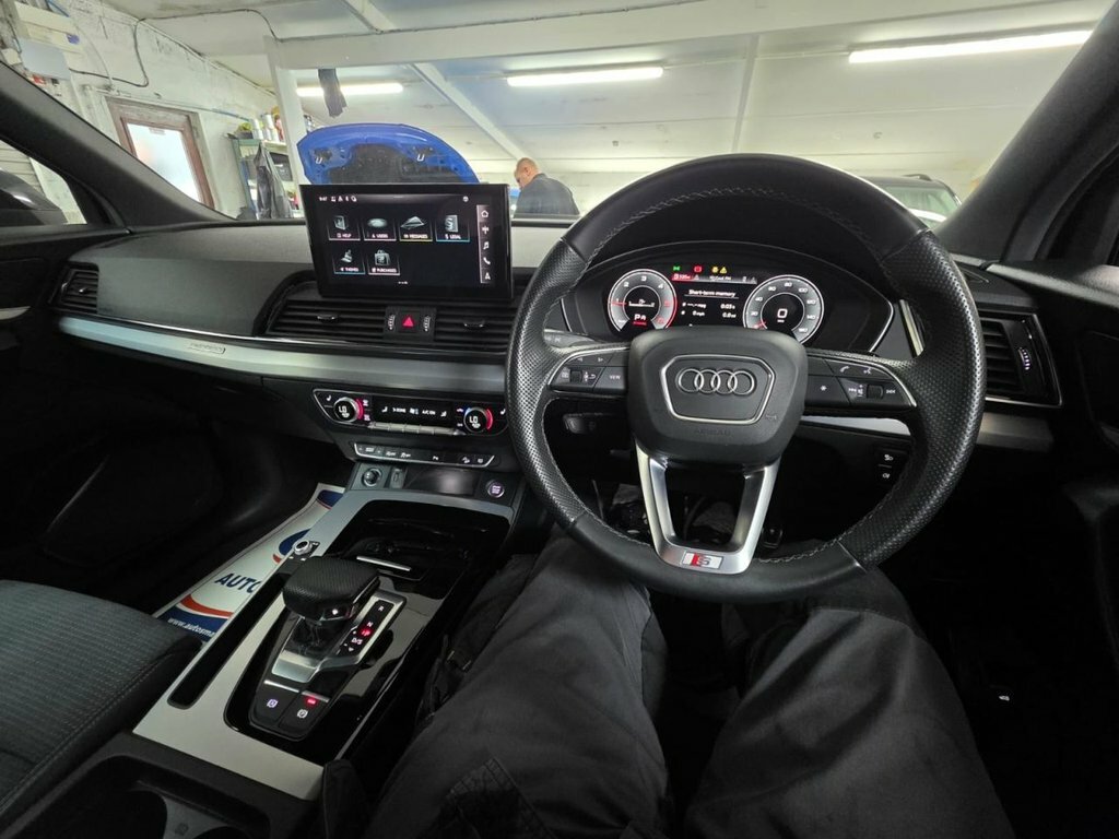 Audi Q5 2.0 Tdi 40 S Line Suv S Tronic Quattro Black #2