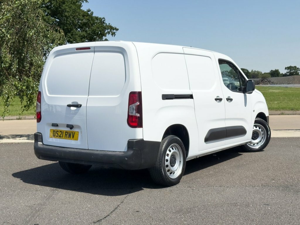 Vauxhall Combo 1.5L Dynamic DS21RWV White #2