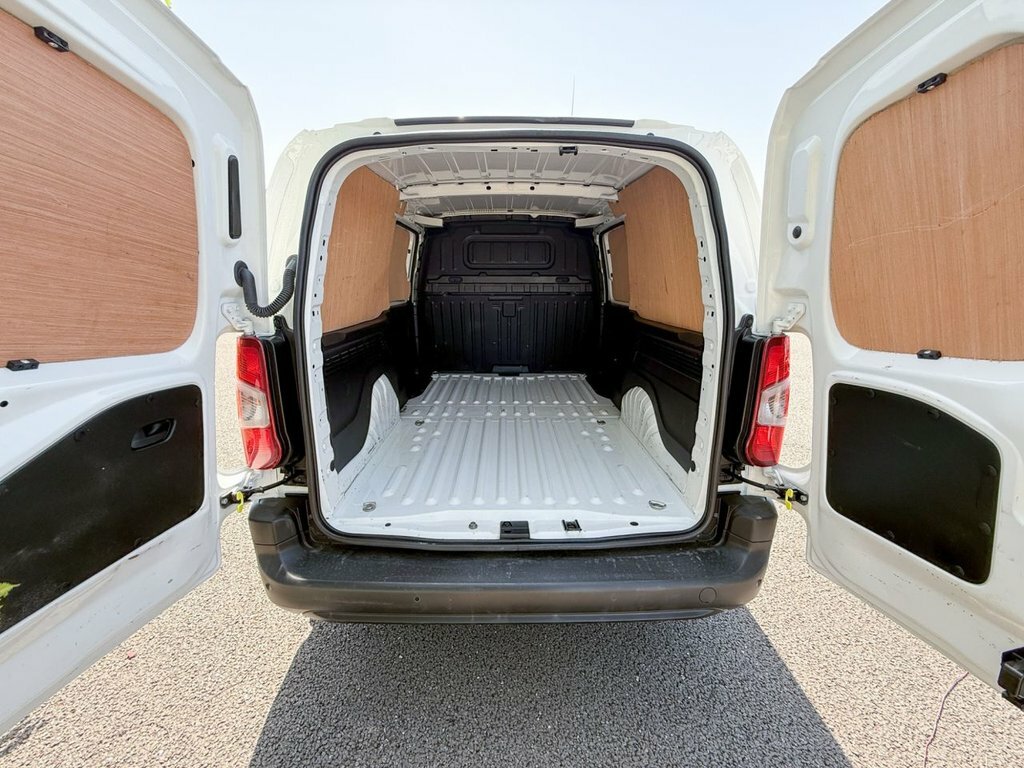 Vauxhall Combo 1.5L Dynamic DS21RWV White #6