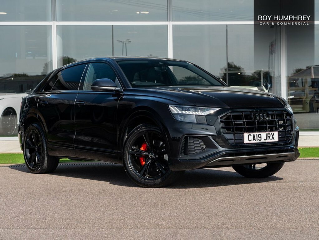 Audi Q8 3L S Line Black