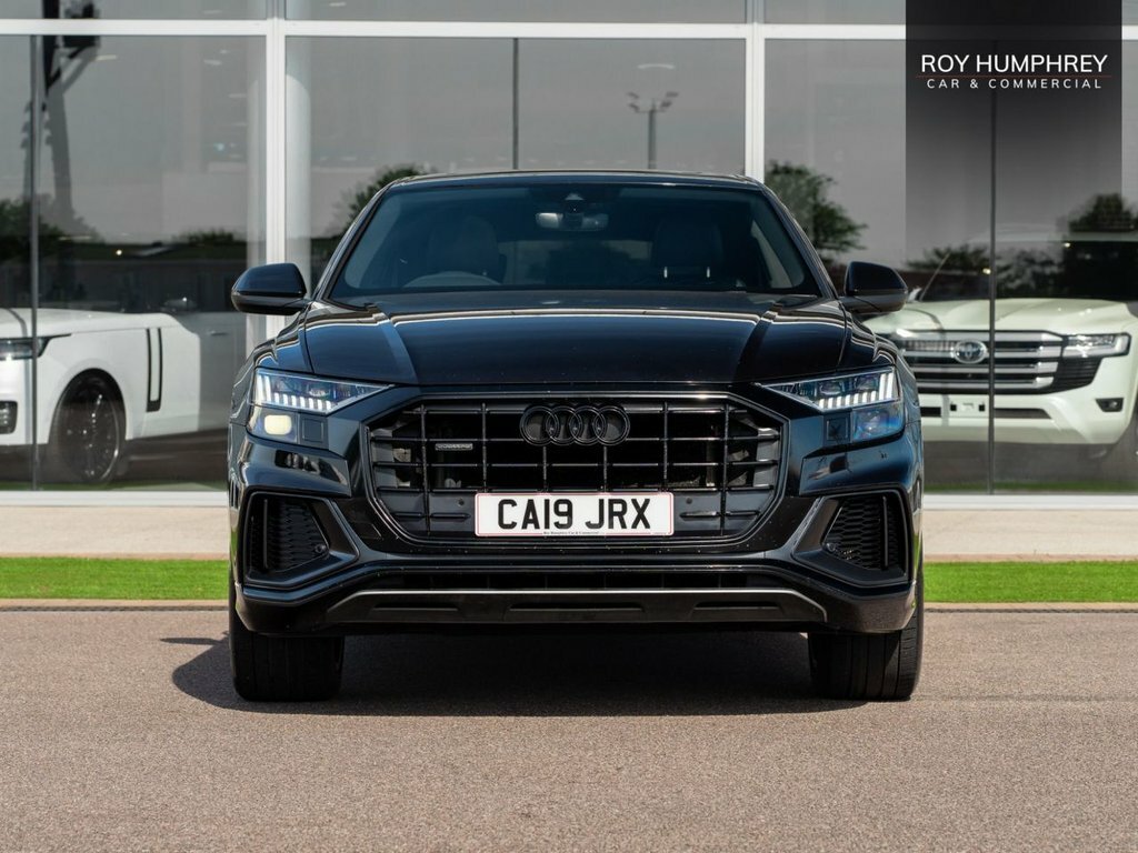 Audi Q8 3L S Line Black #4