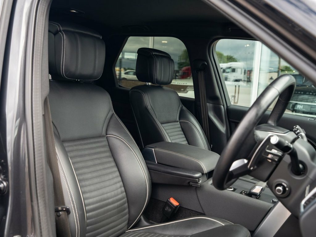 Land Rover Discovery Dynamic Se Red #25