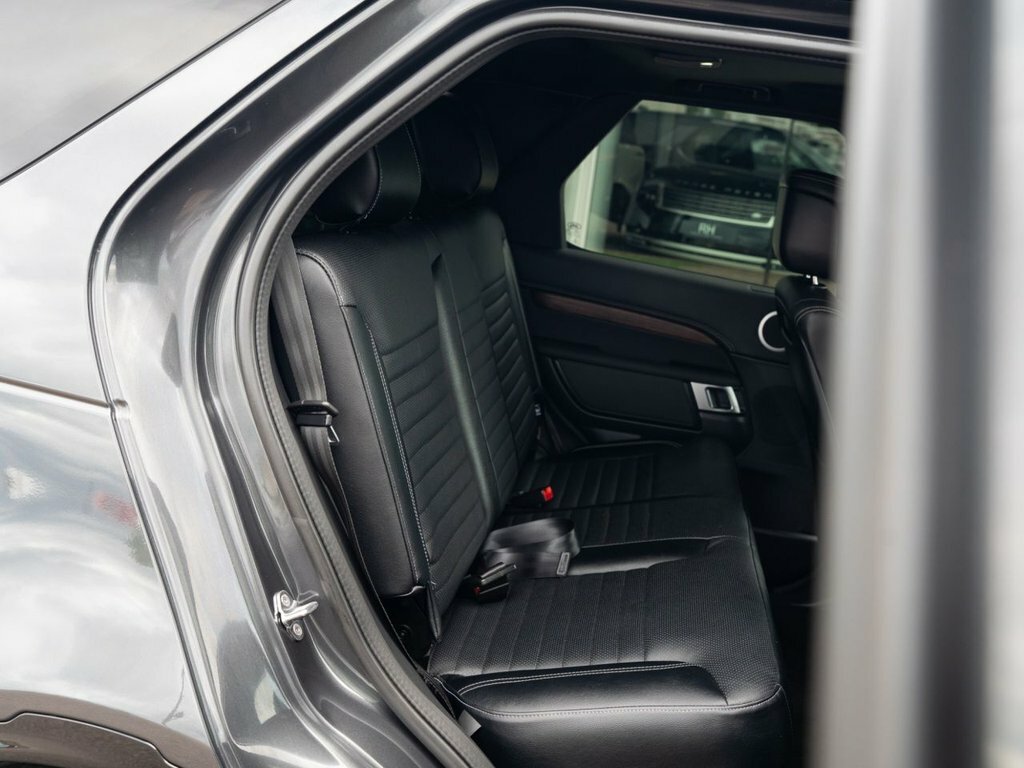 Land Rover Discovery Dynamic Se Red #23