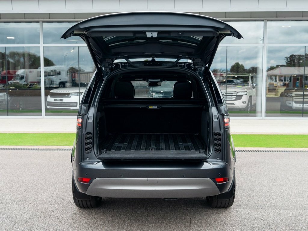 Land Rover Discovery Dynamic Se Red #11