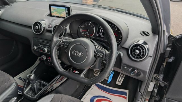 Audi A1 1.4 Tfsi Black Edition Sportback GM18OGX Black #2