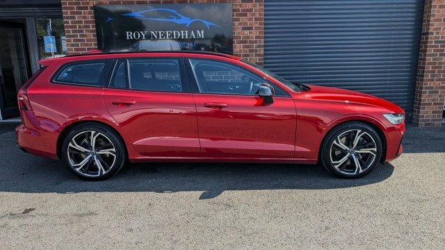 Volvo V60 2.0 T6 Recharge 18.8Kwh Plus Estate Plu Red