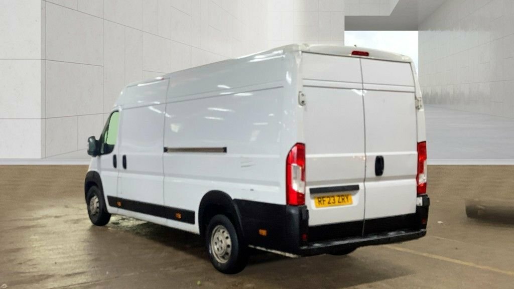 Peugeot Boxer 2.2L Professional Premium RF23ZRY White #2