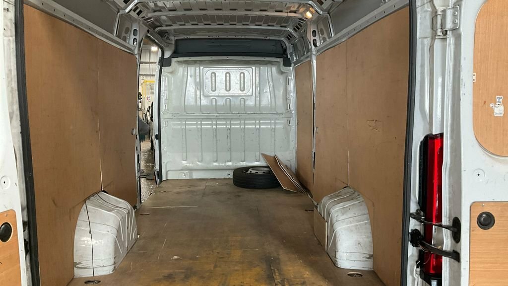 Peugeot Boxer 2.2L Professional Premium RF23ZRY White #4