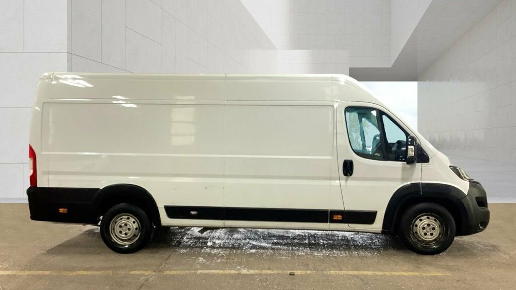 Peugeot Boxer 2.2L Professional Premium RF23ZRY White #6