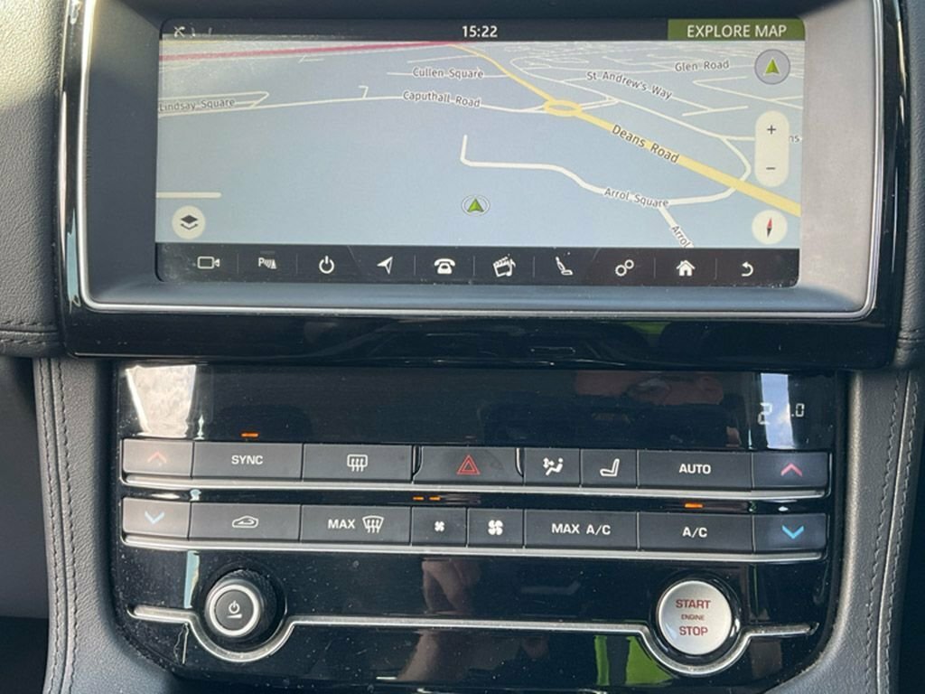 Jaguar F-Pace 2L Prestige SD69HNF Black #2