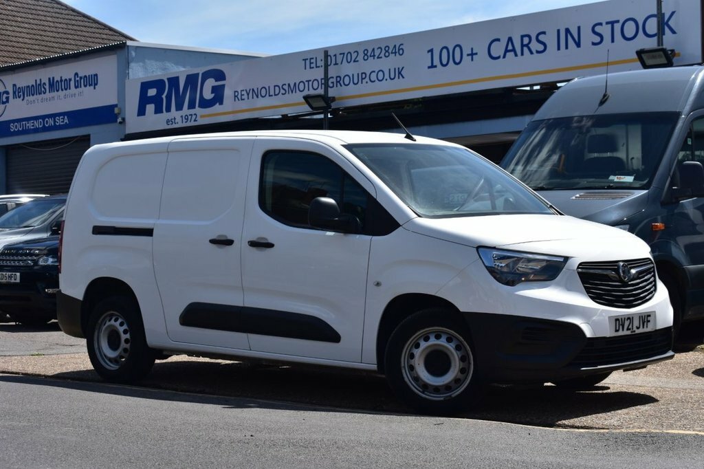 Vauxhall Combo 1.5L Dynamic White #3