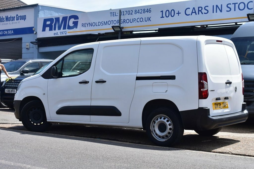 Vauxhall Combo 1.5L Dynamic White #5