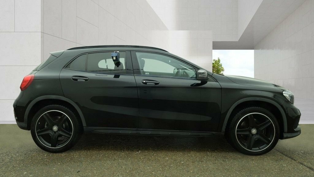 Mercedes-Benz GLA Class 2L Amg Line KY66WDR Black #2