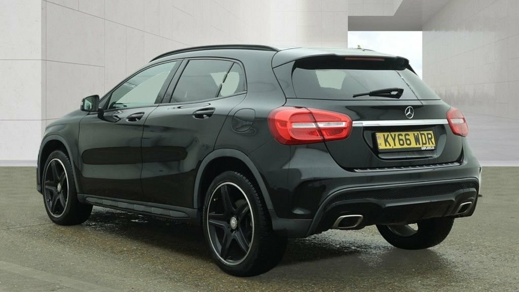 Mercedes-Benz GLA Class 2L Amg Line KY66WDR Black #5