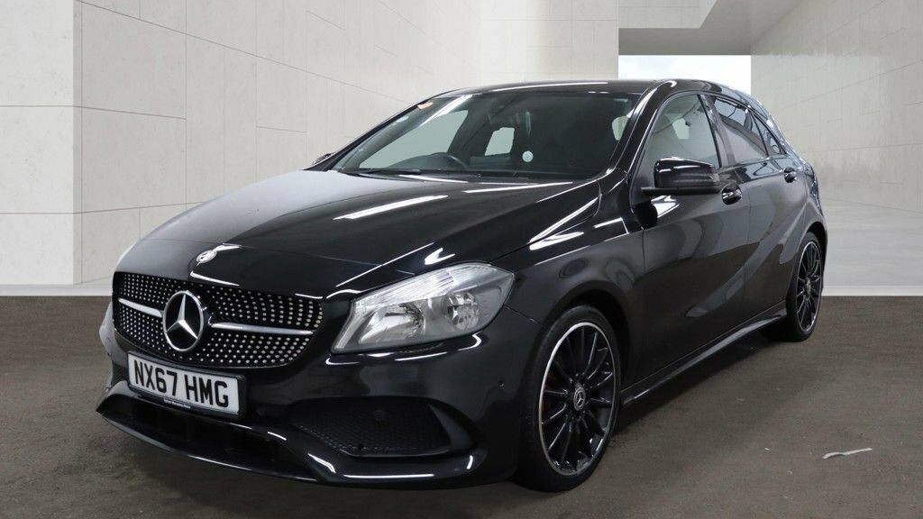 Mercedes-Benz A Class 1.6L Amg Line Black #2