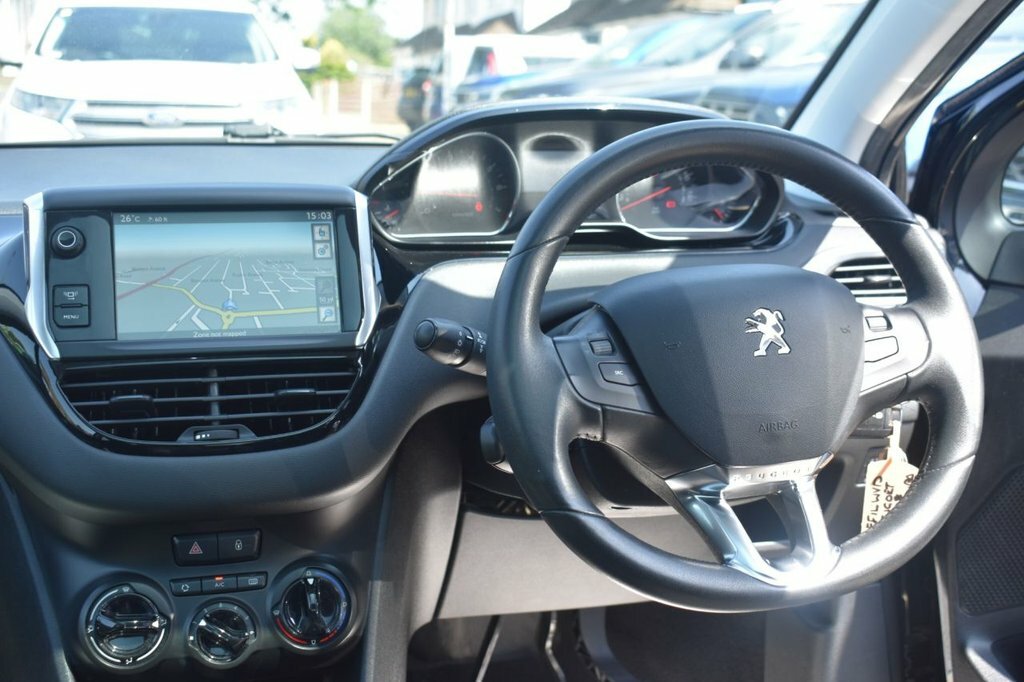Peugeot 208 Vti Puretech Active U10270 Ulez White #37
